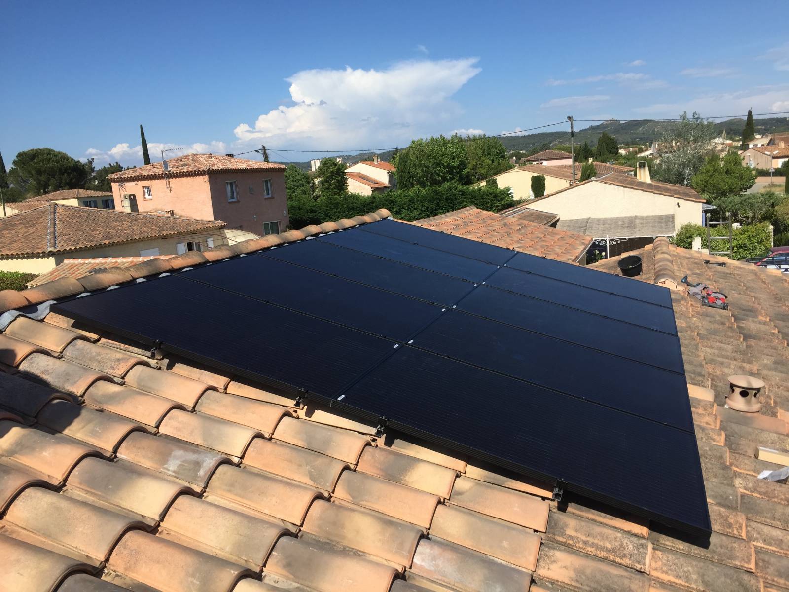 Installation panneaux solaires à Aix-en-Provence pour maison individuelle