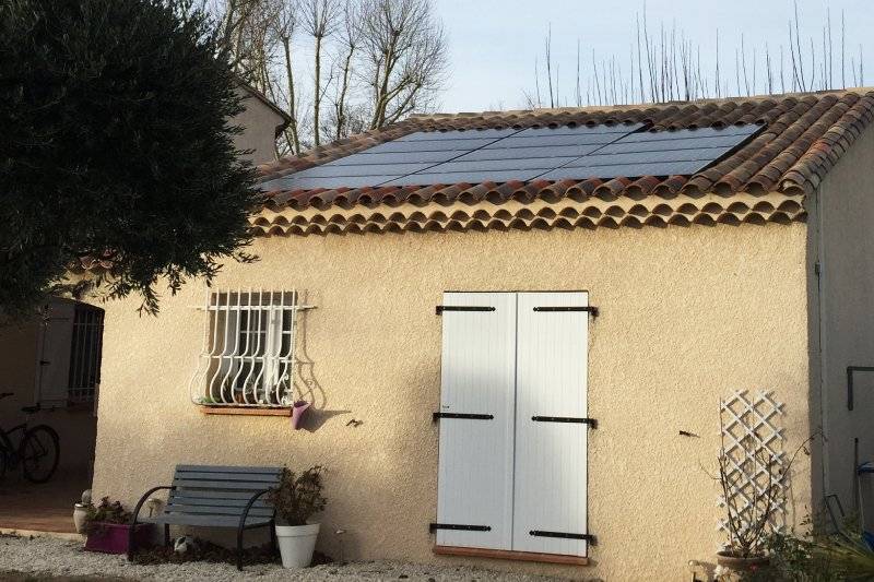 Installation de panneaux solaires photovoltaïques par une entreprise RGE QualiPV à Arles dans les Bouches-du-Rhone (13)